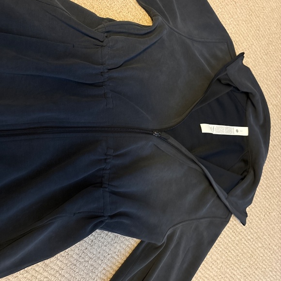 Lululemon softstreme cinch waist full zip jacket - Picture 3 of 3